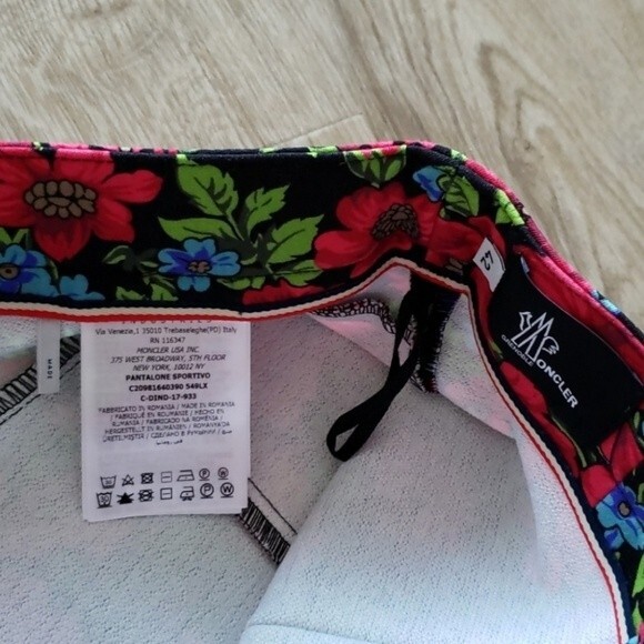 NWT Moncler Red Floral Edgy Feminine Luxury Athleisure Ski Trousers Size 42 - Picture 4 of 6